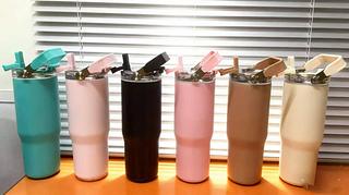 Garrafa Térmica 900ML Com Alça Flip Aço Inoxidável